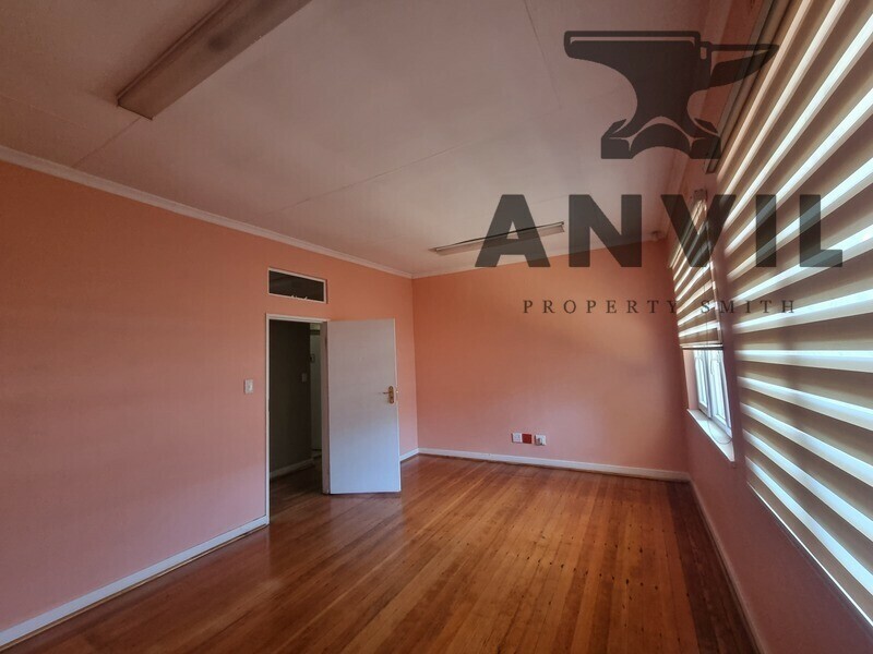 Barry Hertzog - whole building  property image 11