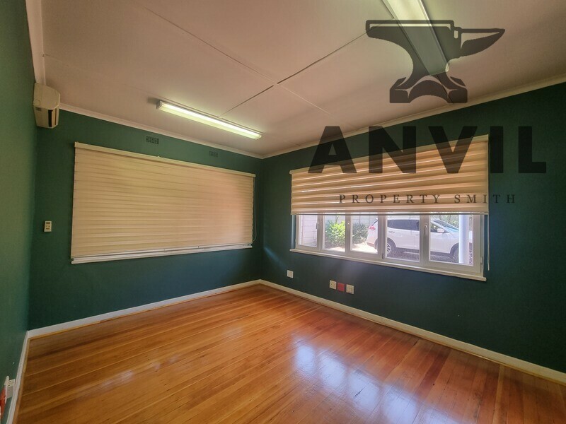 Barry Hertzog - whole building  property image 15