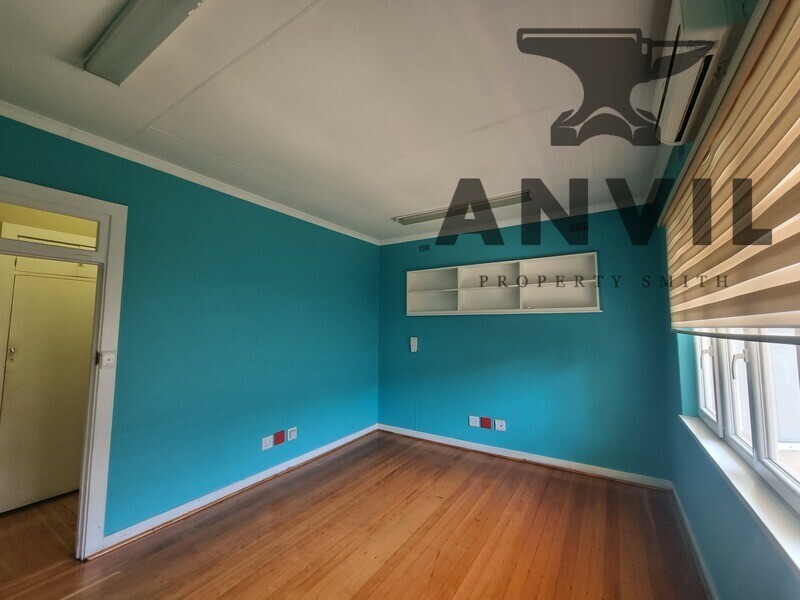 Barry Hertzog - whole building  property image 18