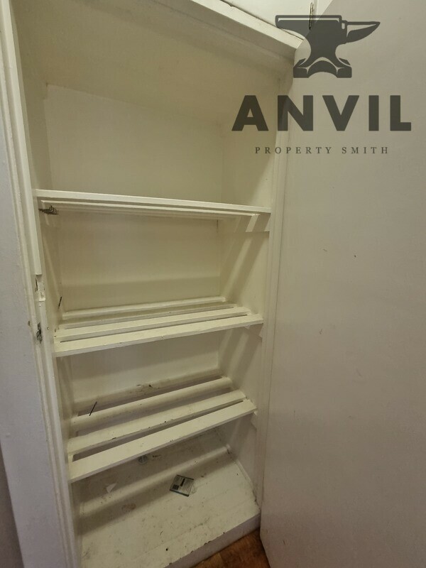 Barry Hertzog - whole building  property image 19