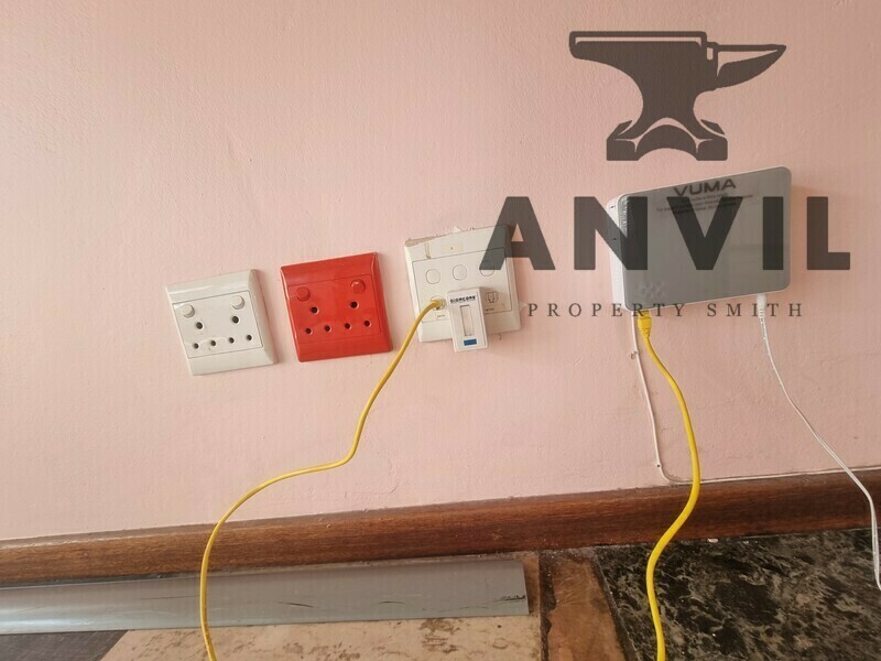 Barry Hertzog - whole building  property image 20