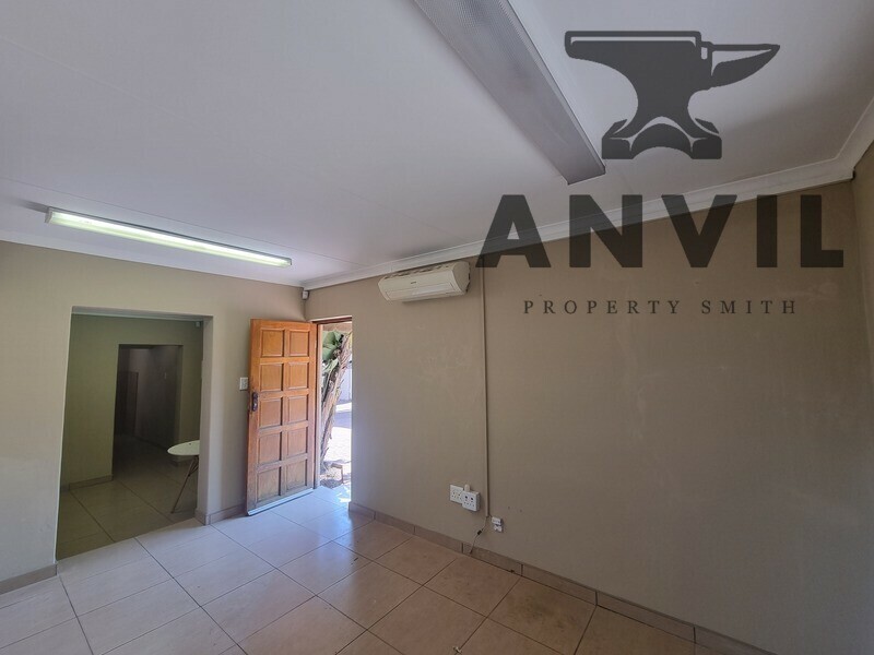 Barry Hertzog - whole building  property image 28