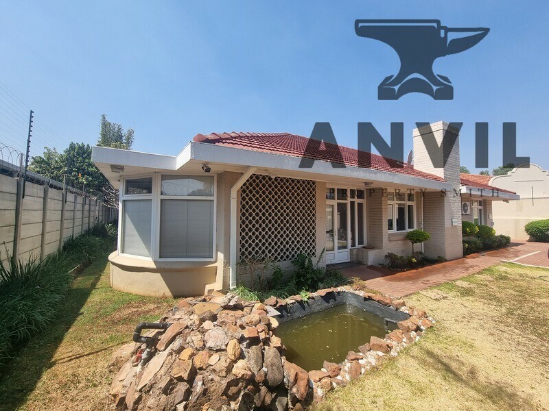 Barry Hertzog - whole building  property image 32