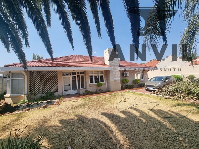 Barry Hertzog - whole building  property image 2