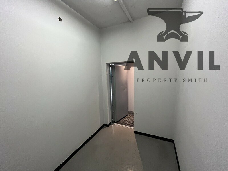 Village Green Shopping Centre - First Floor - Left  property image 8