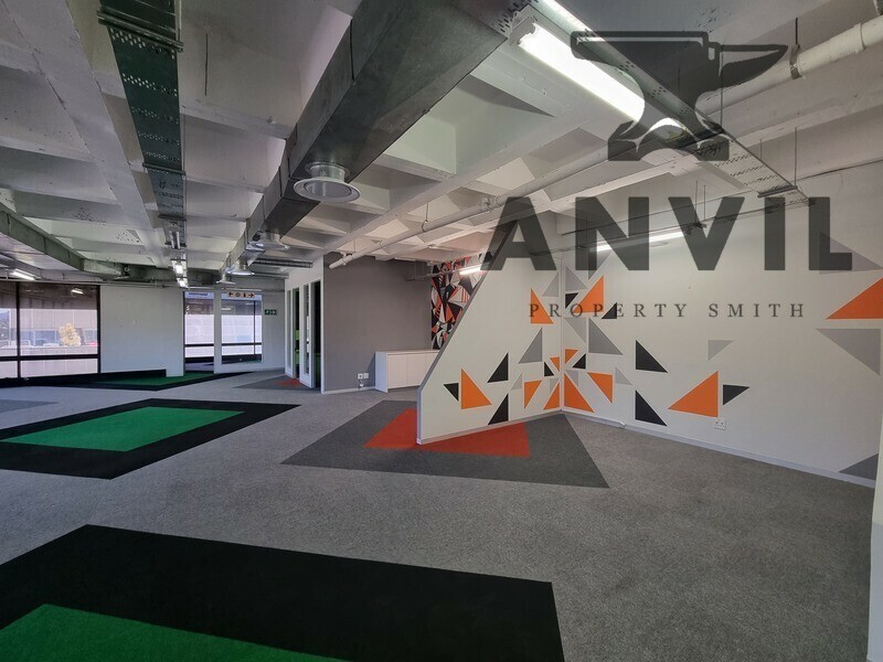 Metal Box - Ptn of the 4th floor property image 3