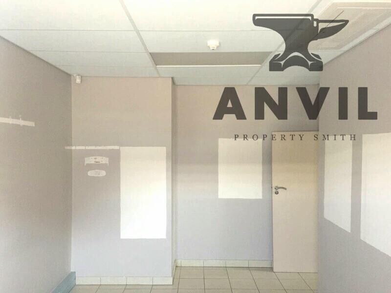 Silver Oaks Crossing, Silver Lakes, Pretoria  - Silver Crossing Building -Life Medical GF - Shop 45 property image 9