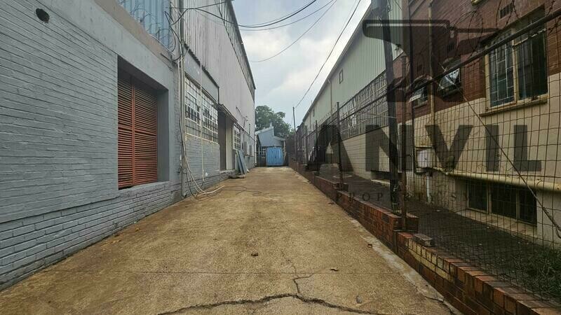 38 4th street - Entire Building  property image 29