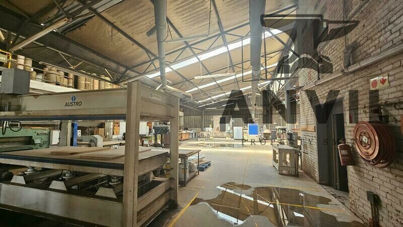 38 4th street - Entire Building  property image 14