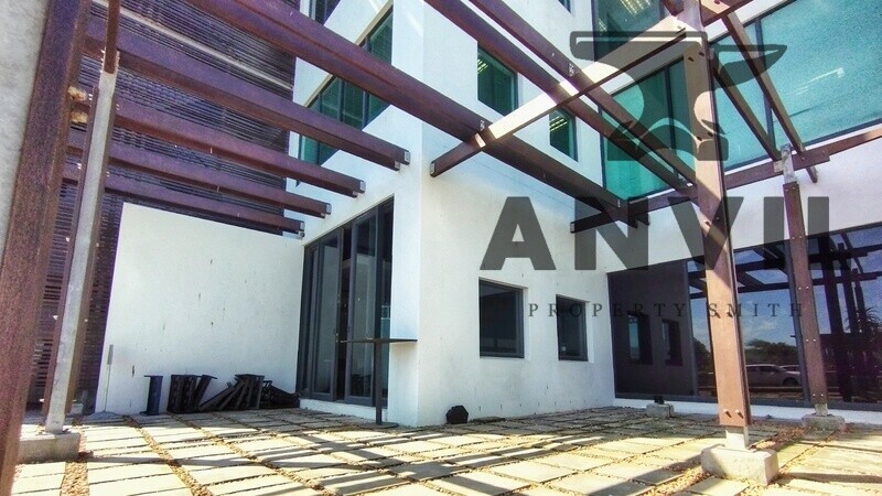 Execujet Business Centre, Tower Road, Airport - 100m2 commercial space to let in Airport Industria property image 4