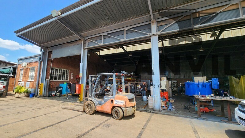 16 Industry Road, Clayville, Midrand  - 4,385 sqm A grade office with workshop and yard space  property image 31