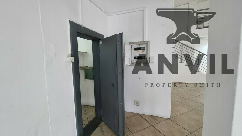 Hillcrest Shopping Centre, Randburg - Showroom  property image 8