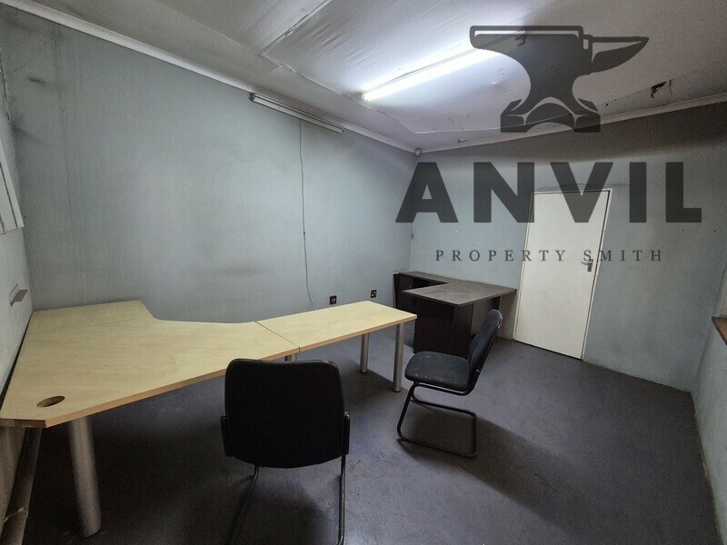 215 Bosworth Street - Ground Floor Unit 4 @ 600sqm warehouse unit to let in Alrode south with yard space property image 7