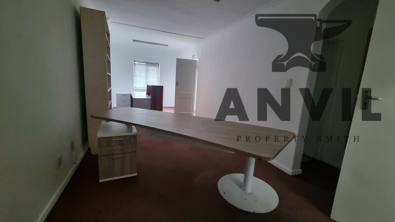 Ruco Business Park, Airport Industria 1 - Unit 10 property image 9