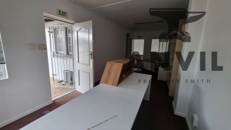 Ruco Business Park, Airport Industria 1 - Unit 10 property image 11