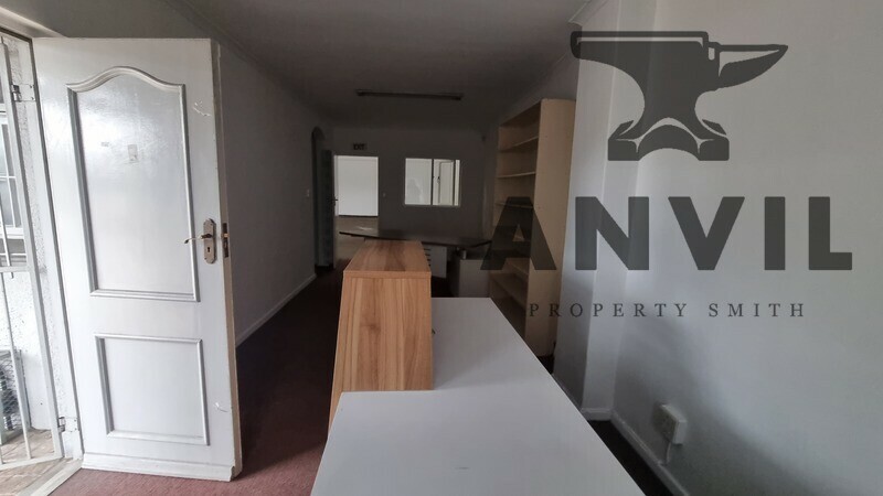 Ruco Business Park, Airport Industria 1 - Unit 10 property image 12