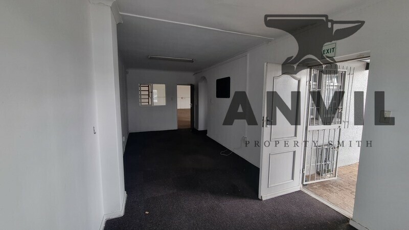 Ruco Business Park, Airport Industria 1 - Unit 10 property image 15