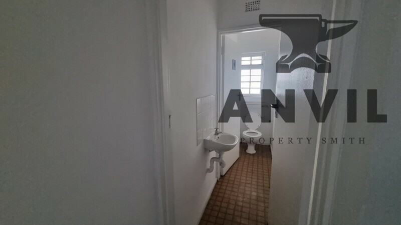 Ruco Business Park, Airport Industria 1 - Unit 10 property image 17