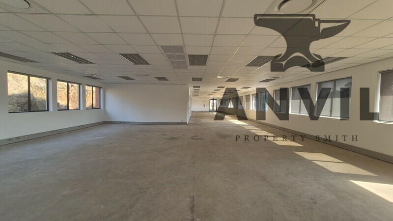 8 Pin Oak Avenue - Top Floor property image 4