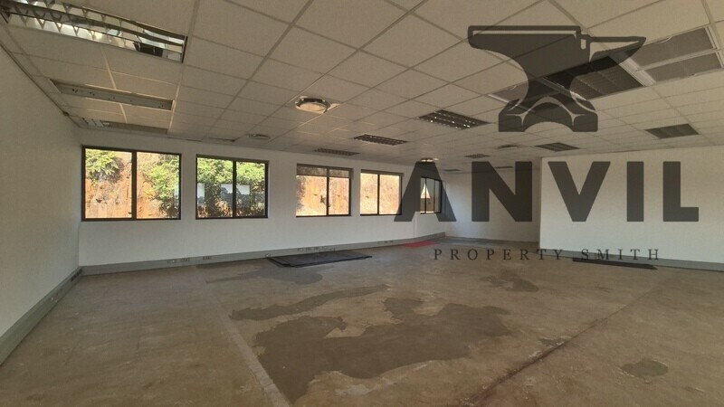 8 Pin Oak Avenue - Top Floor property image 14