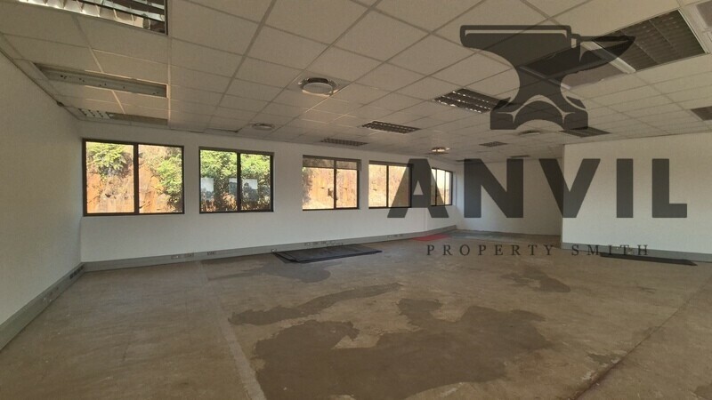 8 Pin Oak Avenue - Top Floor property image 16