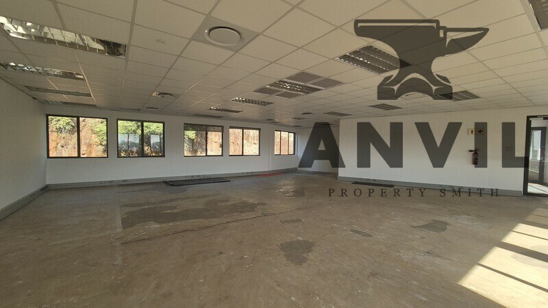 8 Pin Oak Avenue - Top Floor property image 20