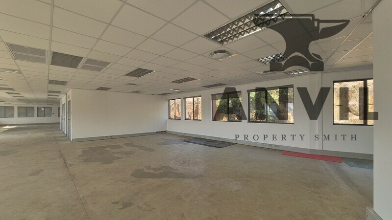 8 Pin Oak Avenue - Top Floor property image 22