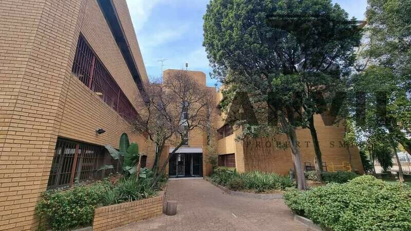 CNR Noreen and Hilltop  - whole building - To Let  property image 21