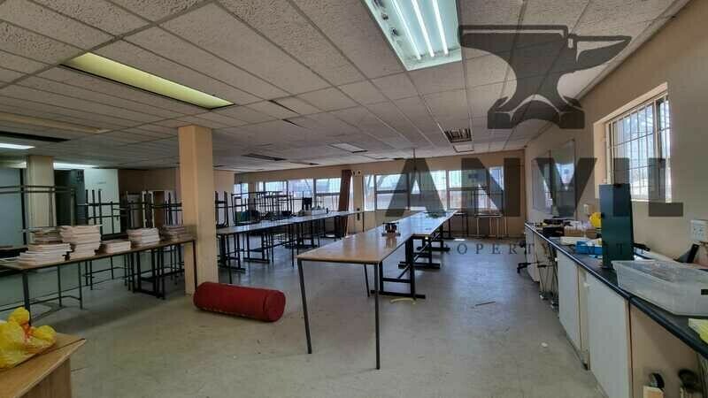 CNR Noreen and Hilltop  - whole building - To Let  property image 9