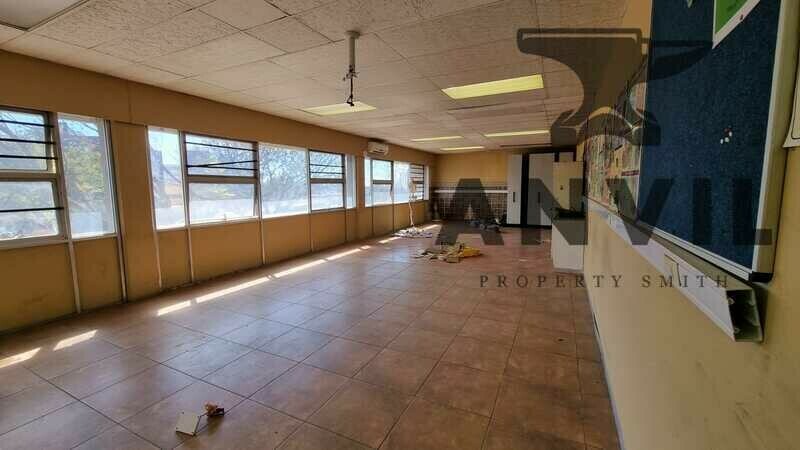 CNR Noreen and Hilltop  - whole building - To Let  property image 12