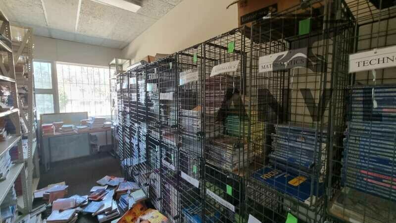 CNR Noreen and Hilltop  - whole building - To Let  property image 13