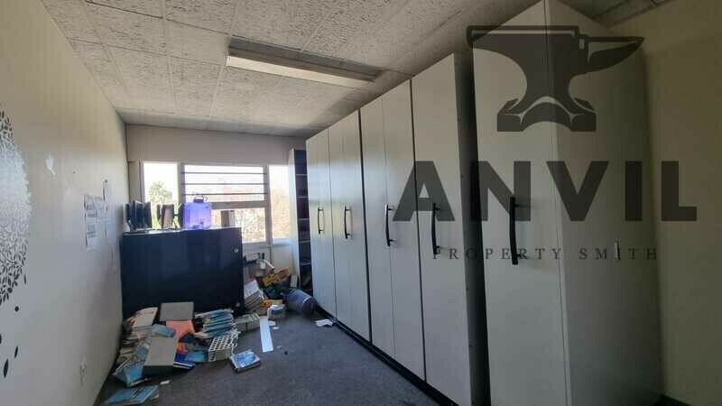 CNR Noreen and Hilltop  - whole building - To Let  property image 14