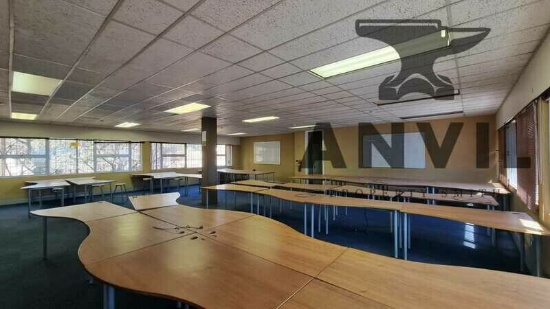 CNR Noreen and Hilltop  - whole building - To Let  property image 5