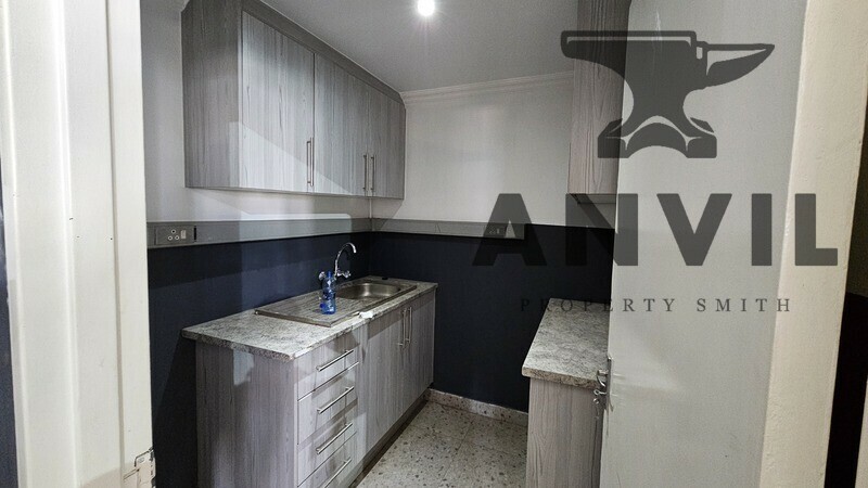 8 Brons Crescent, Gauteng Business Park, Clayville - Unit 14 property image 12