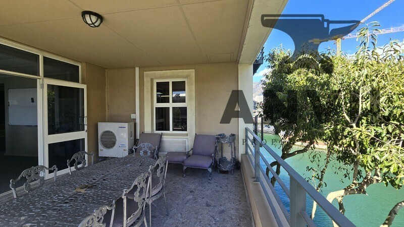 7 West Quay, Waterfront - 1st Floor Suite Foyer A property image 14