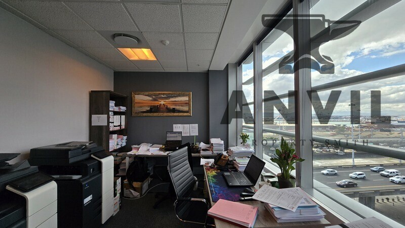 Convention Tower, Corner Heerengracht and Walter Sisulu Aveune - 8th Floor Ex Dm Attorneys property image 23