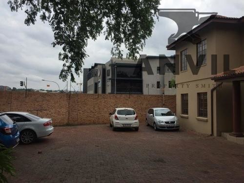 129 Corlette Drive, Waverly - Freestanding House with Storeroom property image 2