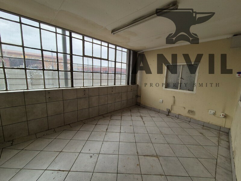 18 Basalt Street, Alrode, Alberton - 1500sqm warehouse available in Alrode  property image 9