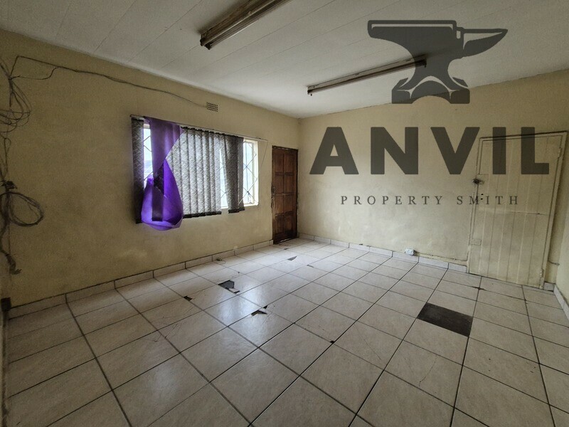 18 Basalt Street, Alrode, Alberton - 1500sqm warehouse available in Alrode  property image 11