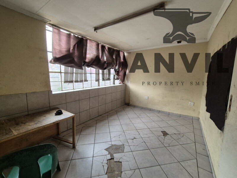 18 Basalt Street, Alrode, Alberton - 1500sqm warehouse available in Alrode  property image 12