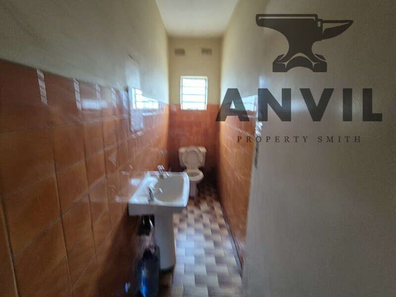 18 Basalt Street, Alrode, Alberton - 1500sqm warehouse available in Alrode  property image 13