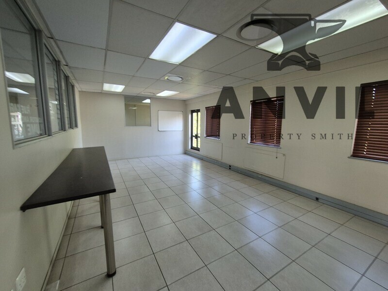 10 Kingfisher Drive, Meyersdal, Alberton - 264sqm unit in Kingfisher office park  property image 11