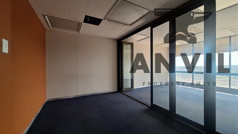 Metal Box - 15th Floor U1502 property image 4