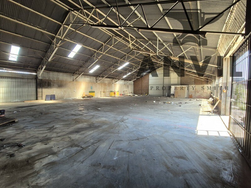 8 Jurie Street, Alrode - Spacious Yard space with warehouse available in Alrode  property image 2