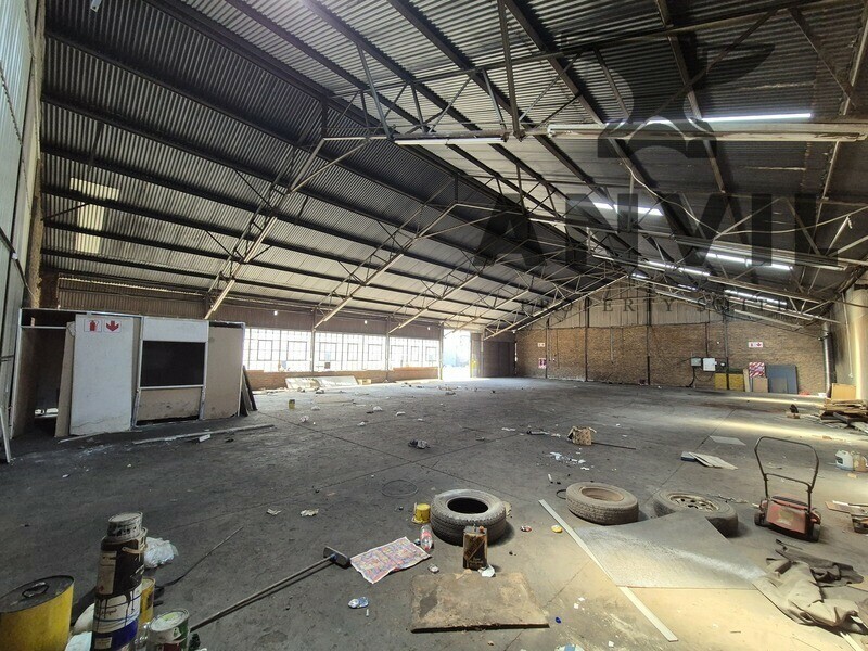 8 Jurie Street, Alrode - Spacious Yard space with warehouse available in Alrode  property image 4