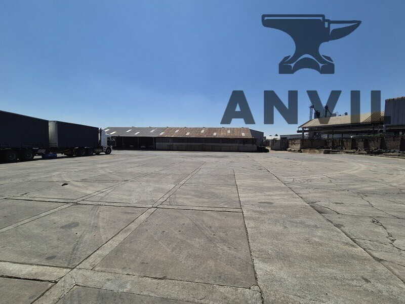 8 Jurie Street, Alrode - Spacious Yard space with warehouse available in Alrode  property image 11