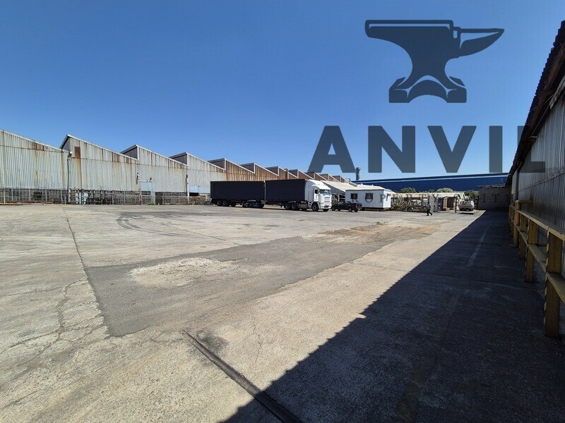 8 Jurie Street, Alrode - Spacious Yard space with warehouse available in Alrode  property image 13