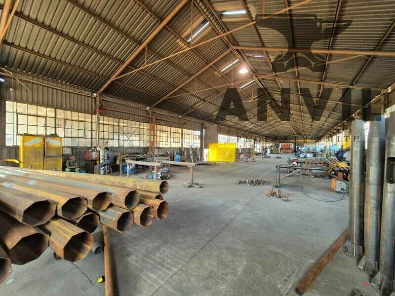 1442sqm Neat warehouse available in Alrode 