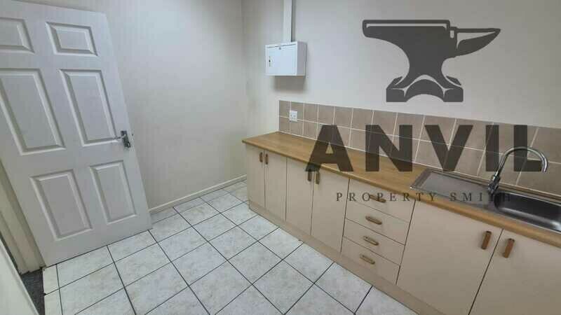 19 Mangold Street, Newton Park, Port Elizabeth - Office and Warehouse Space property image 10