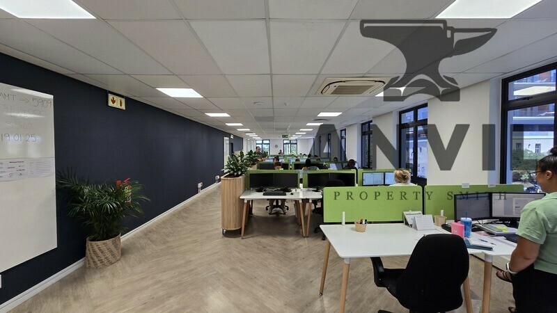 33 Bree & 30 Waterkant, Cape Town - 2nd Floor property image 4